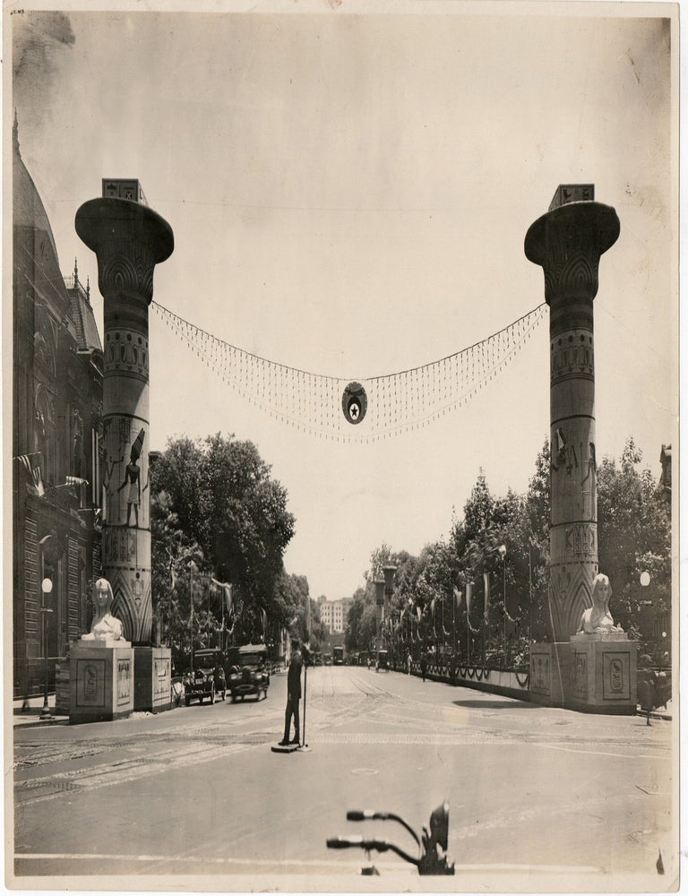 Item #299823 [AMERICANA] SHRINER&rsquo;S CONVENTION PHOTOGRAPH
